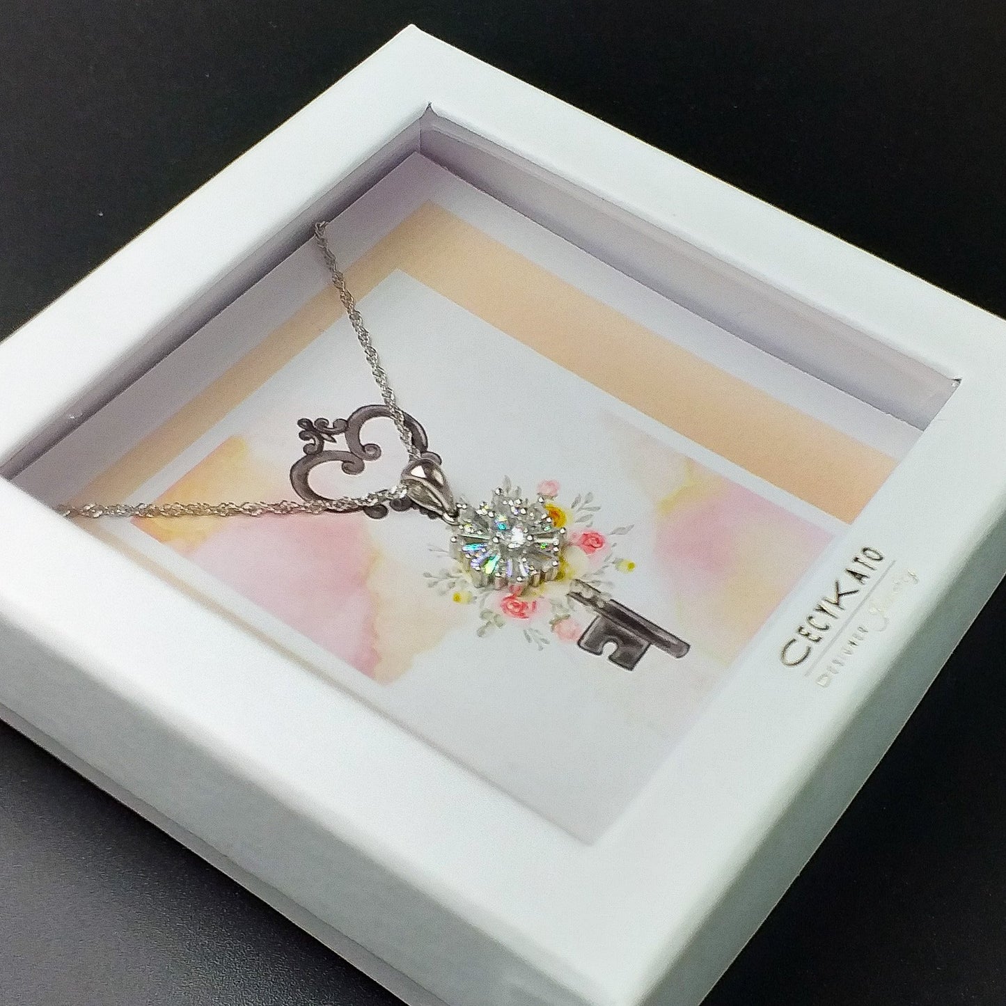 Key / Flower - 925 Sterling Silver Cubic Zirconia Flower Minimalist Necklace TE87