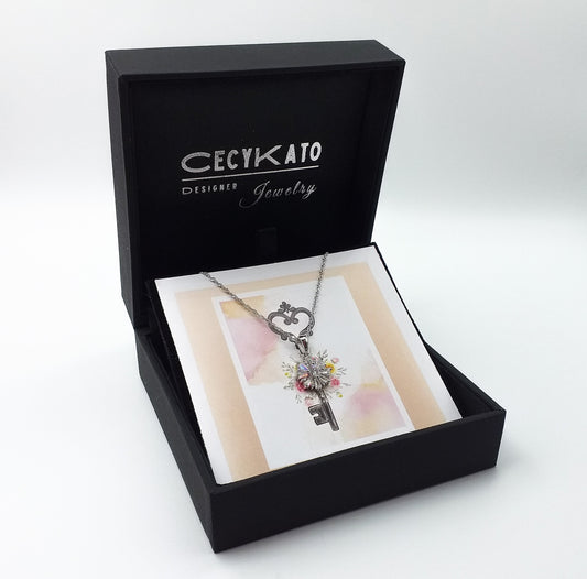 Key / Flower - 925 Sterling Silver Cubic Zirconia Flower Minimalist Necklace TE87