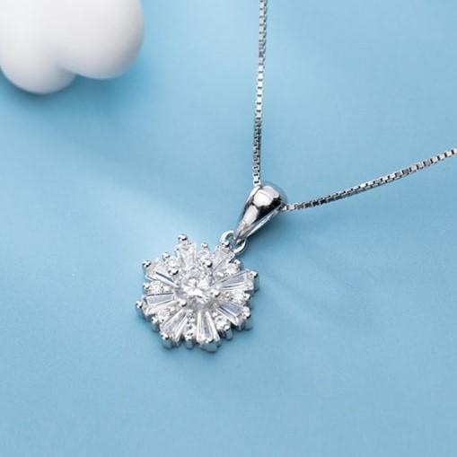 925 Sterling Silver - Cubic Zirconia - Flower Minimalist necklace TE8
