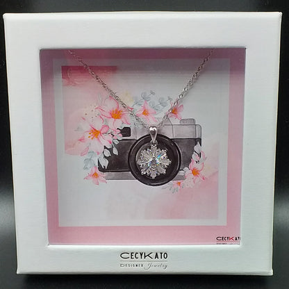 Flower / Camera  - 925 Sterling Silver Cubic Zirconia Flower Minimalist Necklace  TE895