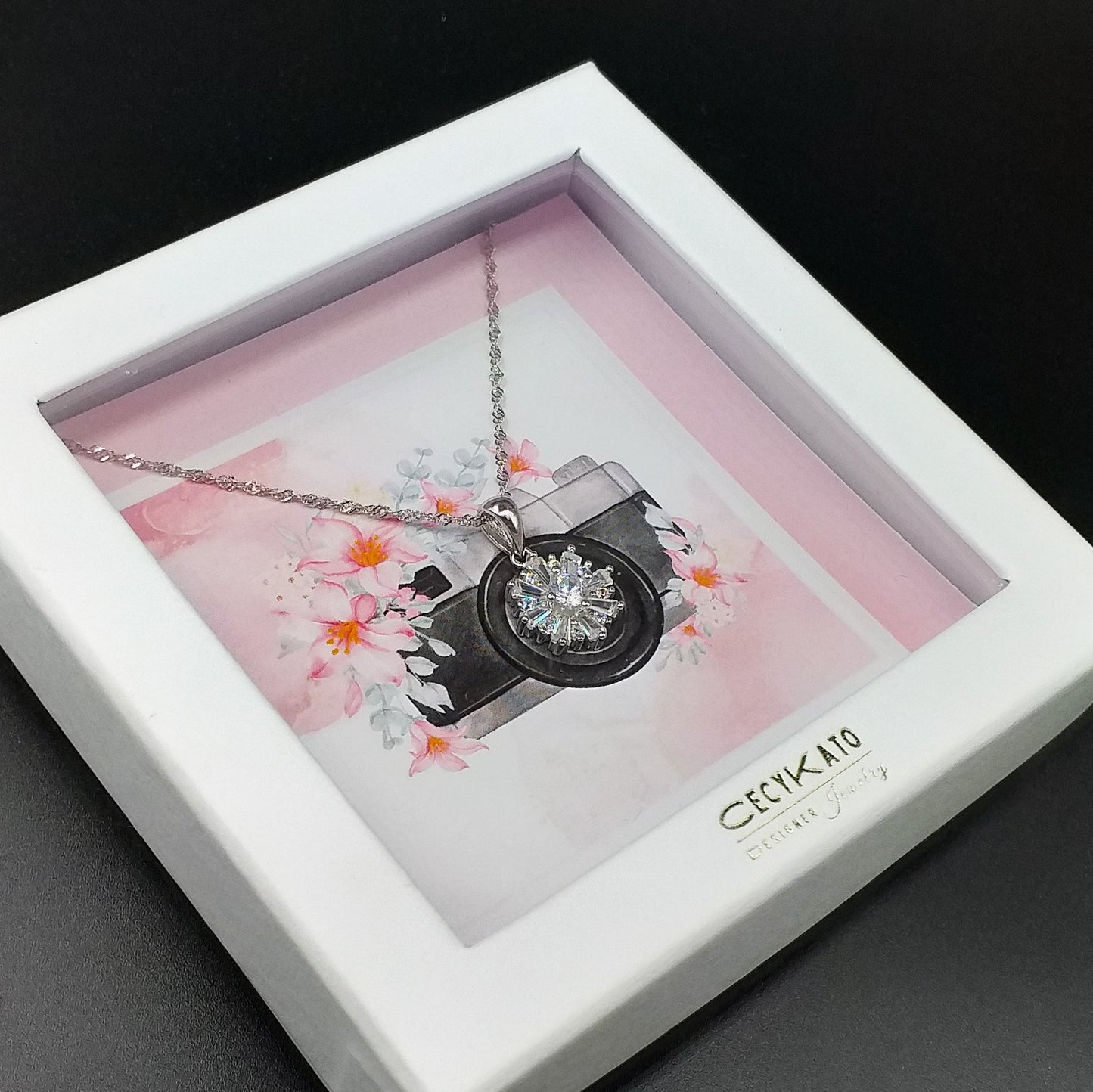 Flower / Camera  - 925 Sterling Silver Cubic Zirconia Flower Minimalist Necklace  TE895