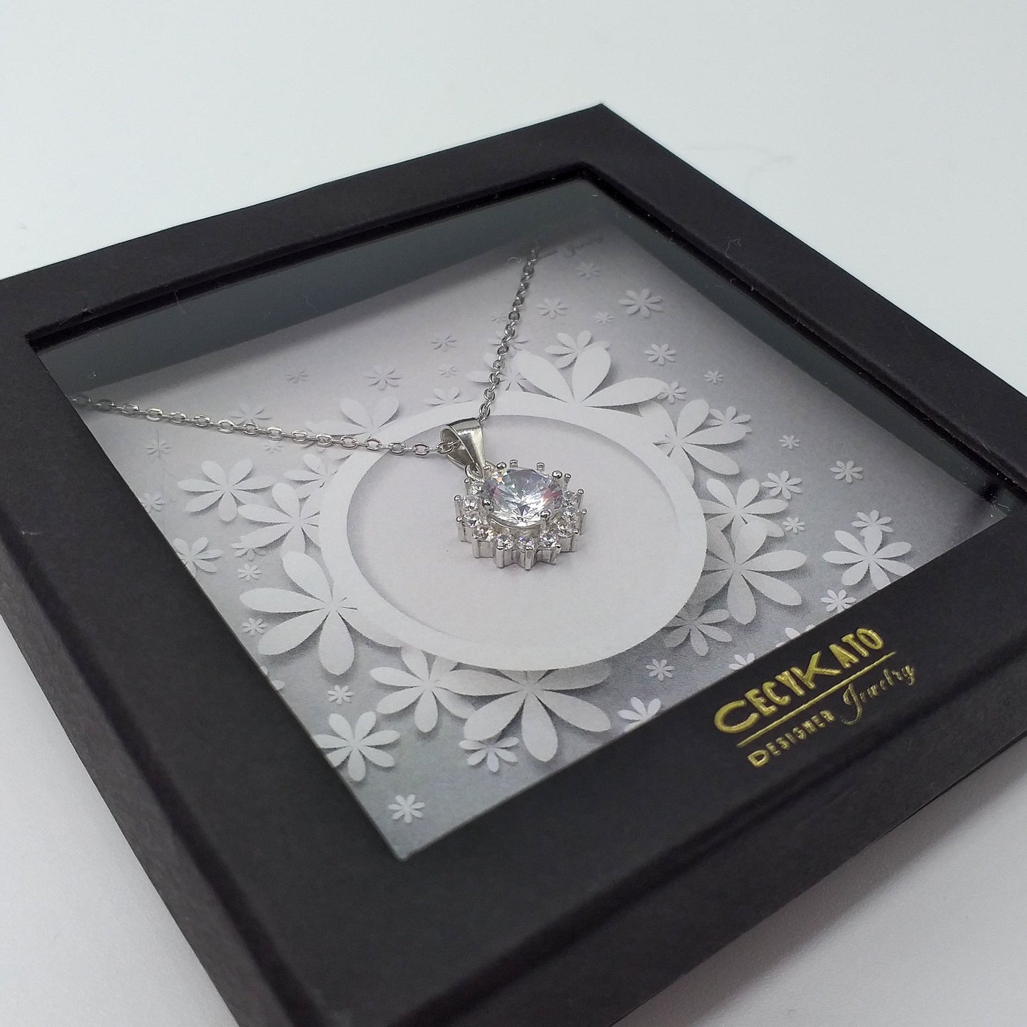 White Floral Pattern -  925 Sterling Silver Cubic Zirconia Round Minimalist Necklace TE296