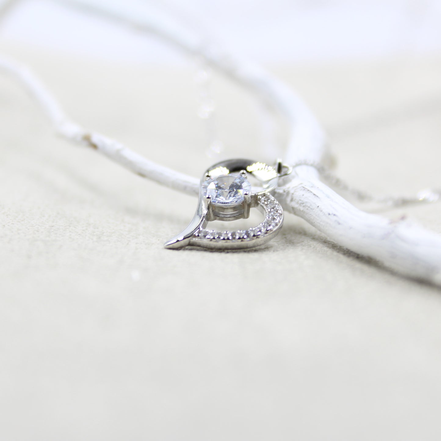 White Gold Plated - Cubic Zirconia - Simplistic Heart Necklace TE11